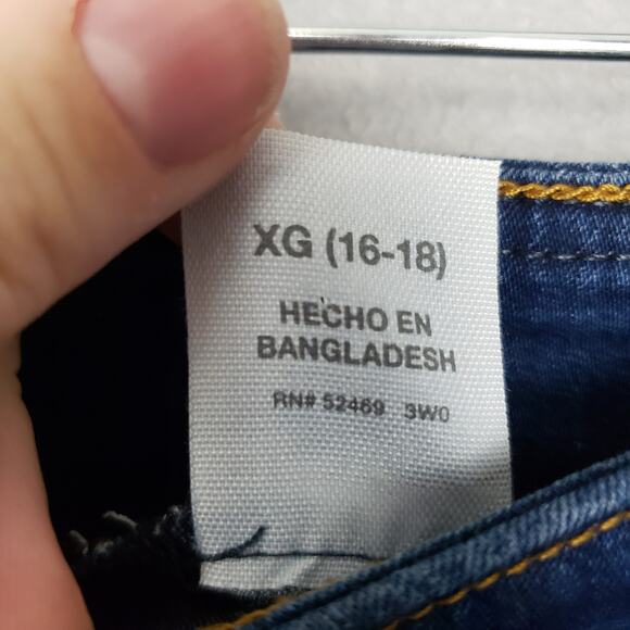 Time & Tru Size XL Rolled Hem Jean Shorts Classic Blue Denim‎ Western Casual - Picture 4 of 8